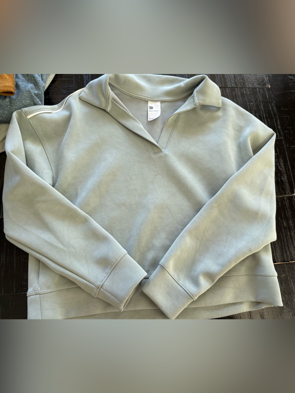 all in motion women’s Sage Green pull over top